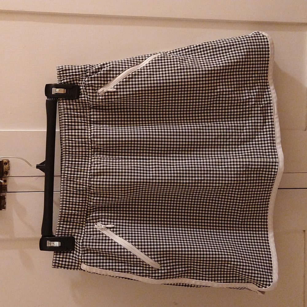 T by Talbot's black/white checked active skirt Sz MP